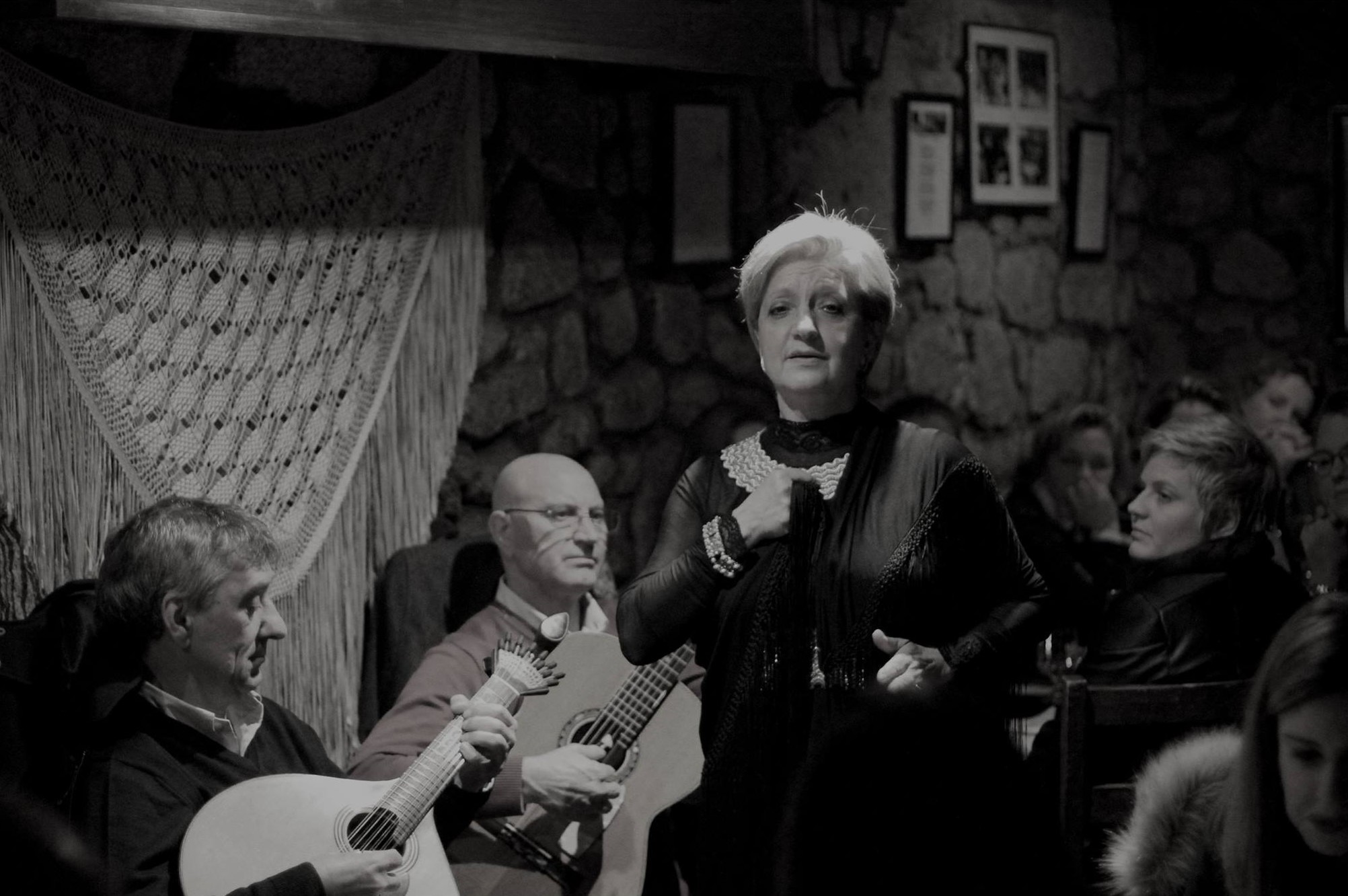 Fado Restaurants and Great Fado Singers born in Porto